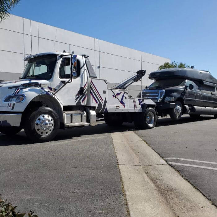 At Commando Towing and Roadside, we don’t just tow vehicles; we provide peace of mind. Trust us to be your reliable partner when you need it.